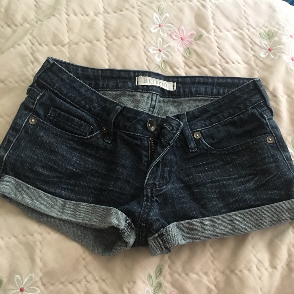DARK DENIM SHORTS SIZE US 24